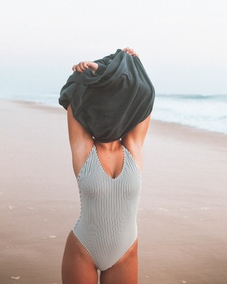 Swimwear Hot Deals One Piece Stripped (1)
